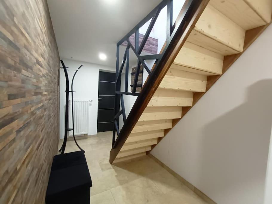 Appartement Independant La Tour Des Tuileries Aydoilles Luaran gambar